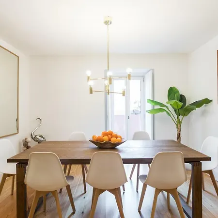 Sao Bento Palace Three-bedroom W/ Parking - By Lu Holidays Lisboa