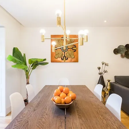 Sao Bento Palace Three-bedroom W/ Parking - By Lu Holidays Apartmán
