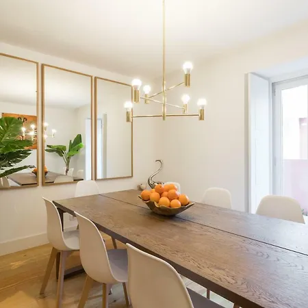 Sao Bento Palace Three-bedroom W/ Parking - By Lu Holidays Lisboa